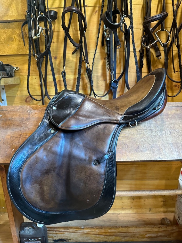 Stubben Two-Tone Imperator Saddle 17.5"