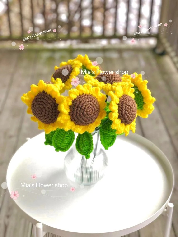 Single crocheted sunflowers