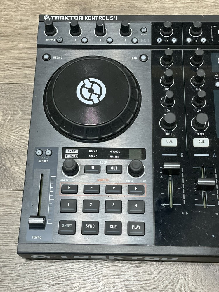 NATIVE INSTRUMENTS TRAKTOR KONTROL S4 DJ Controller NI Tractor Control