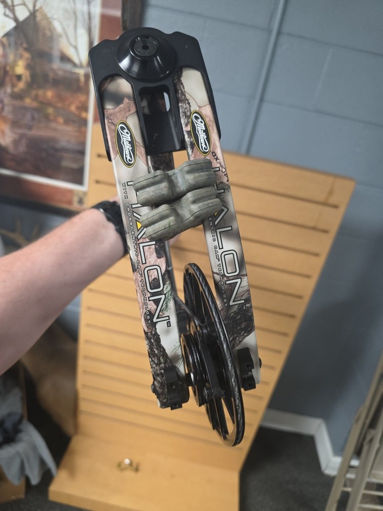 Mathews Halon 6 Compound Bow 28.5/70