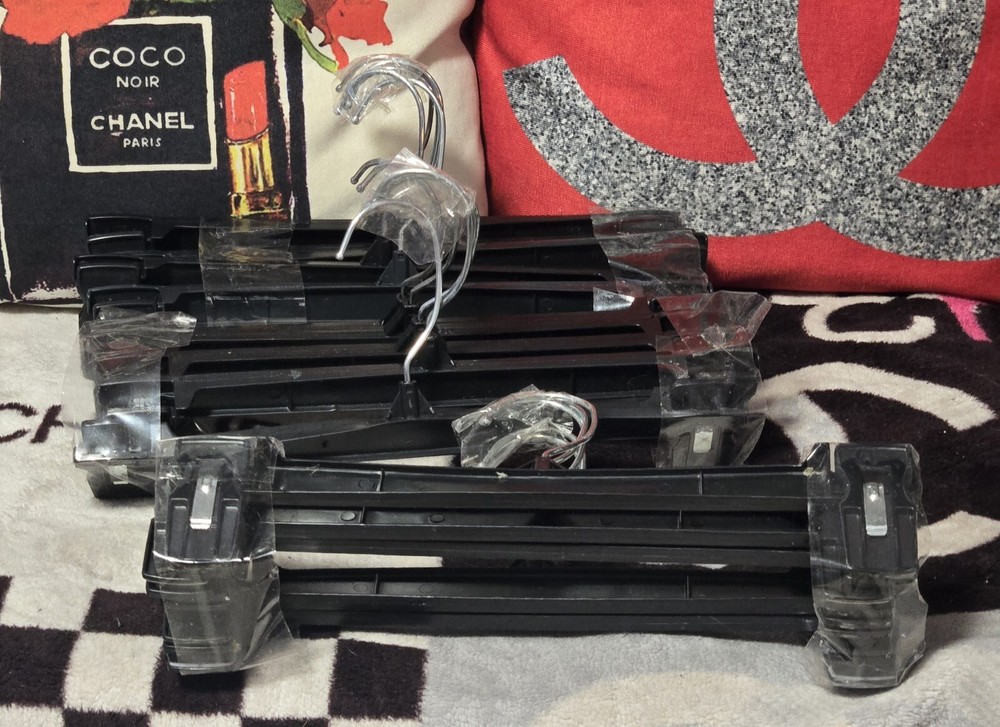 BUNDLE BLACK CLOTHES HANGERS WITH CLIP 45PC