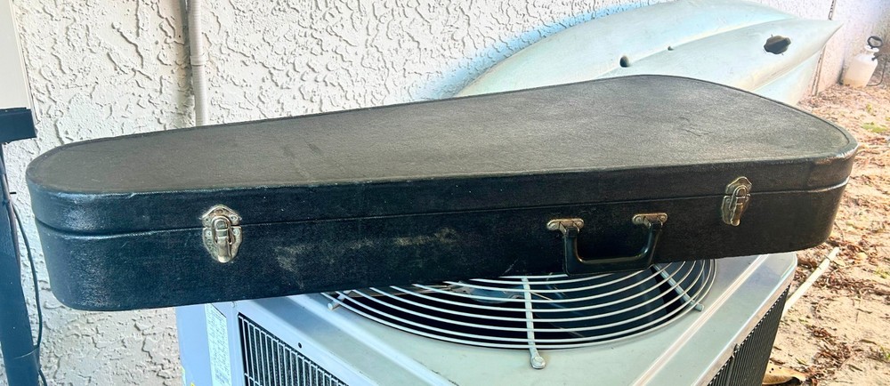 Aria Classical ~ A551B Vintage with Hard Case!