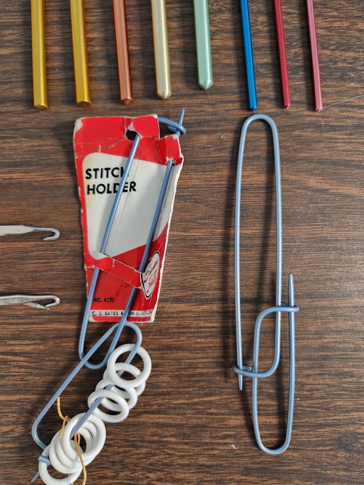 Vintage Crochet Tools 22 Pieces Various Sizes