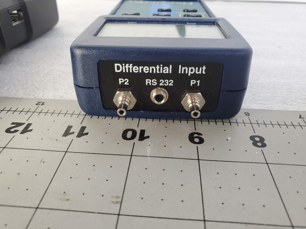 EXTECH 407910 Digital Manometer
