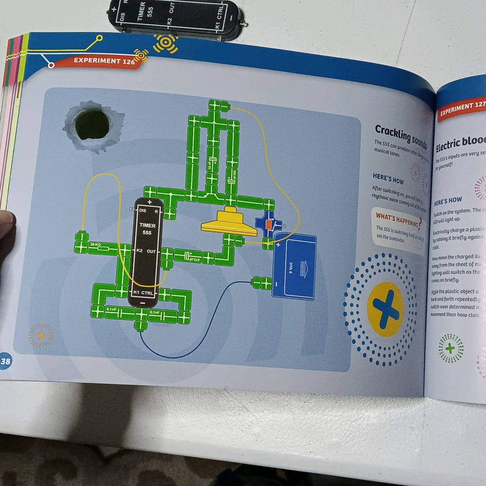 Thames & Kosmos Electronics Advanced Circuits Experiment Kit 141 Piece ages 10+