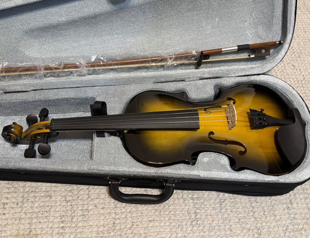 Solid Wood Violin Designed for Beginners Model HV-02 Sz 4/4, Bow & Case UNTESTED