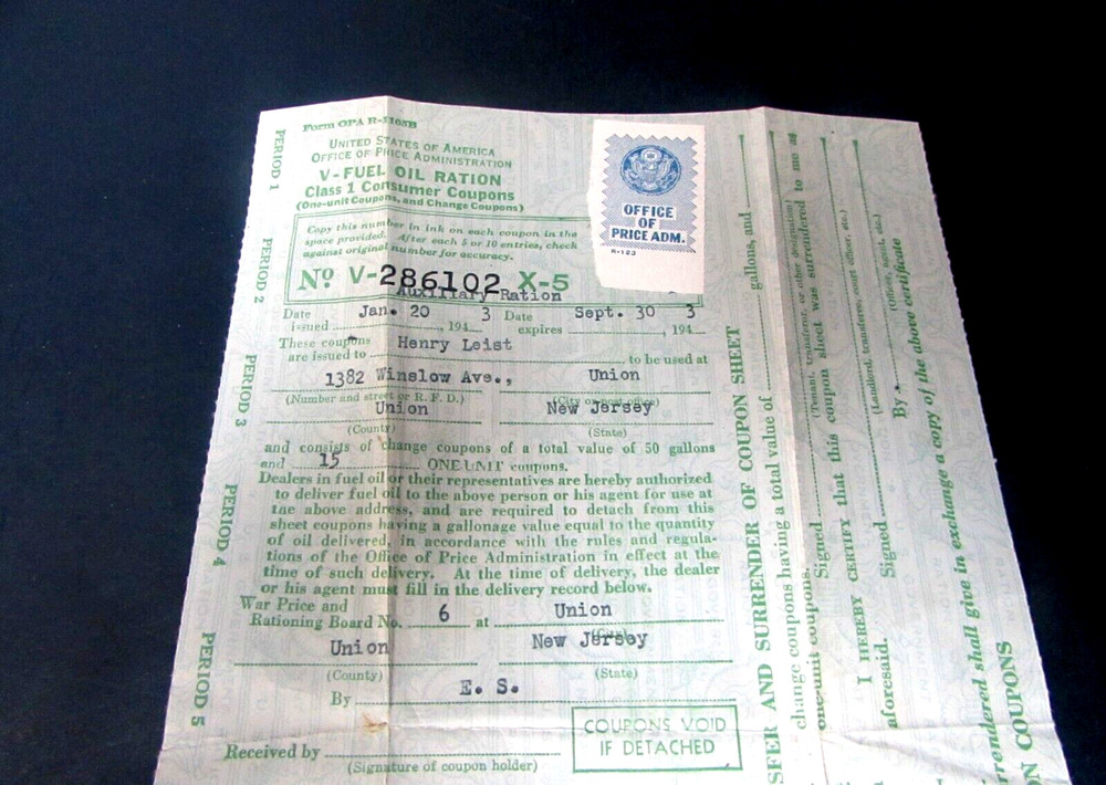 1943  V - FUEL  OIL  RATION  COMSUMER -  COUPON