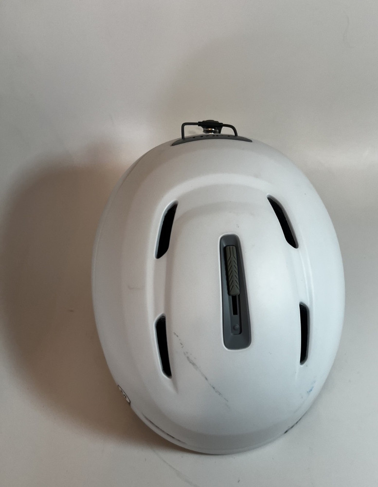 White Medium Giro AVERA MIPS Helmet White
