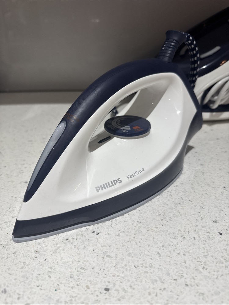 Philips FastCare Compact Steam Generator Iron Type GC7710