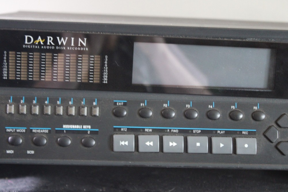 E-MU 4001 Darwin Digital Audio Disk Recorder EMU 1996 - Powers On