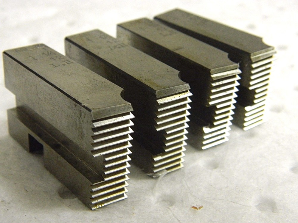 Thread Chasers Set 1-1/4-12" Qty 4 Pcs 05299524