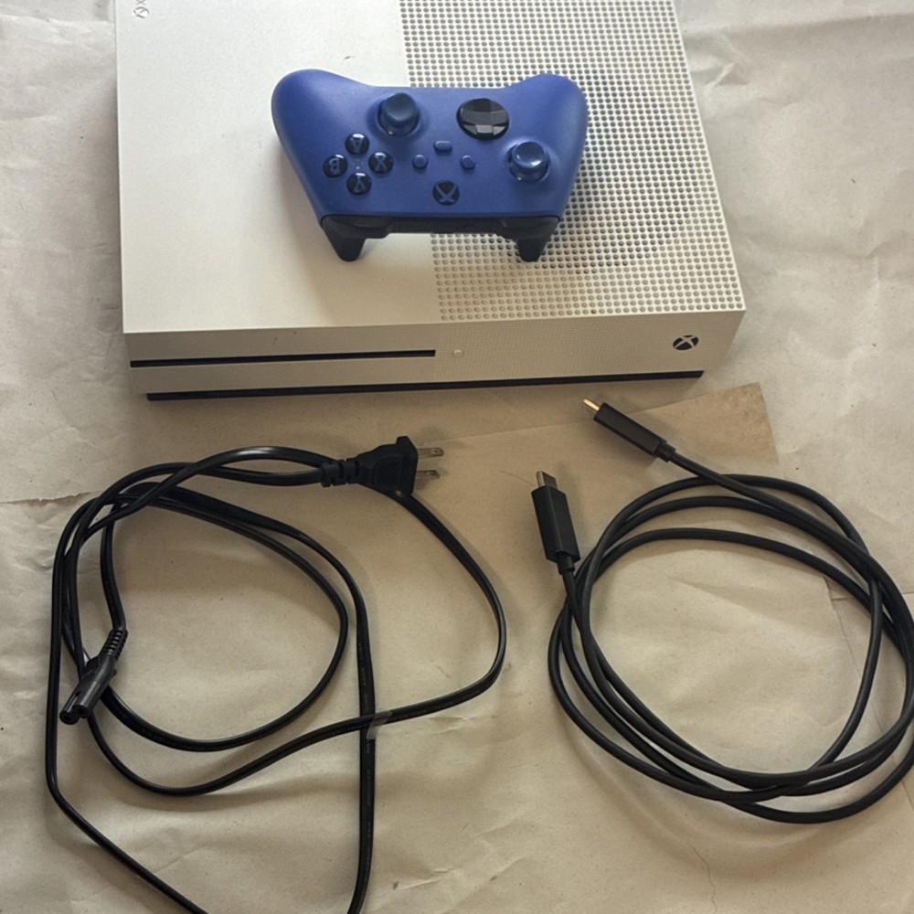 Tested working Microsoft Xbox One S with HDMI & controller