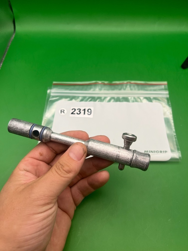 Autococker Bolt