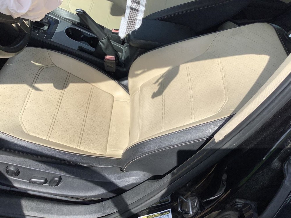 PASSAT 2014 Glove Box 4676354