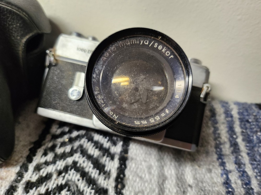 Mamiya-Sekor Camera Lens Case Vintage Pre-owned Untested