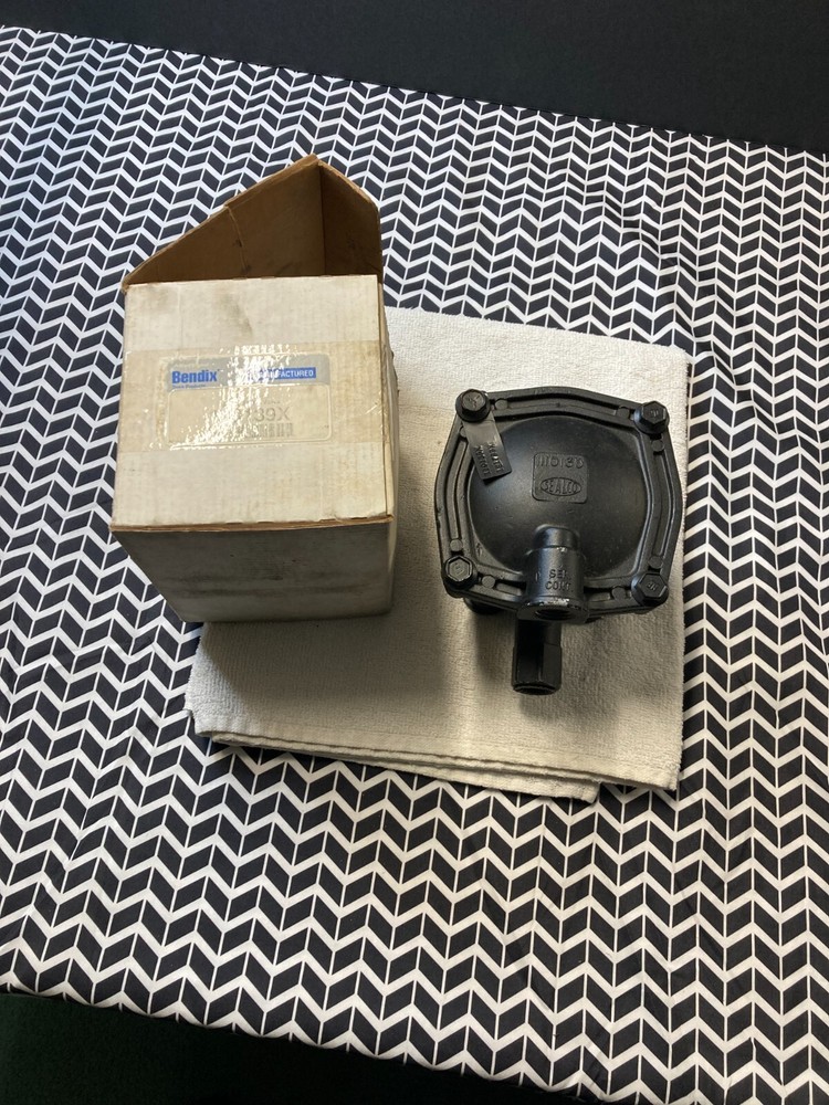 Bendix brake relay valve 110139x
