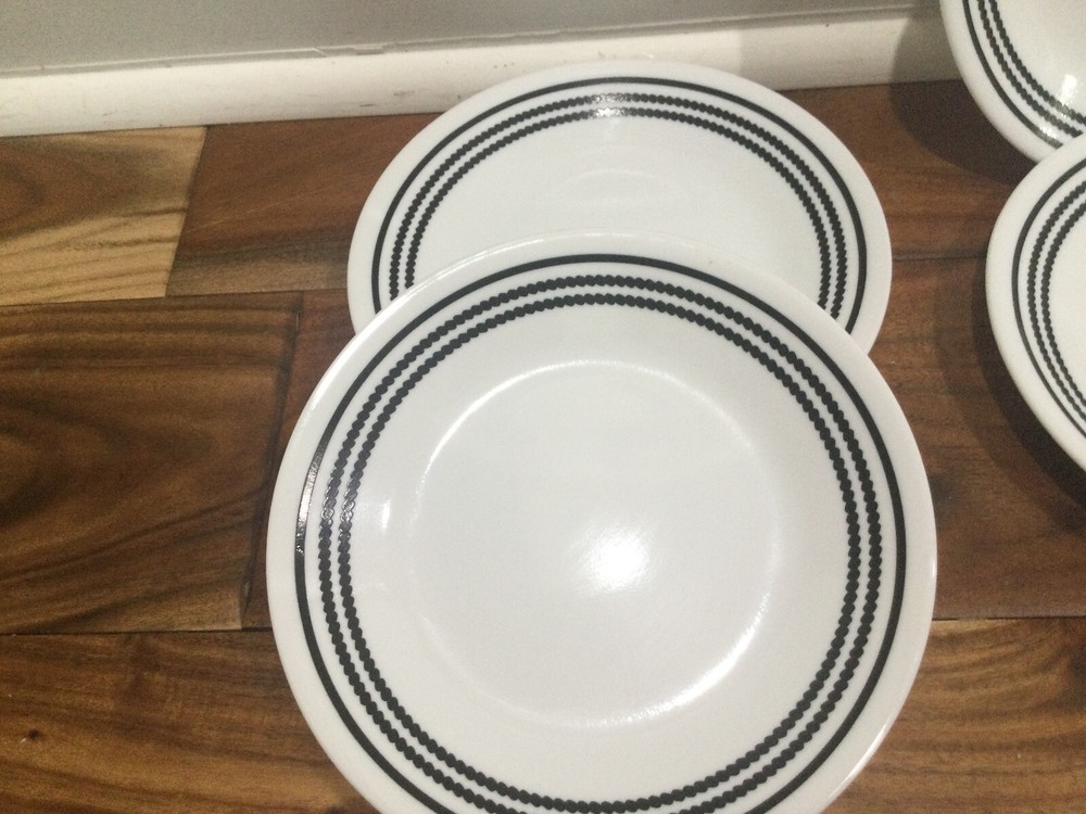 Corelle Vitrelle Brilliant Black Beads Dinnerware 8 Pieces 2 place settings
