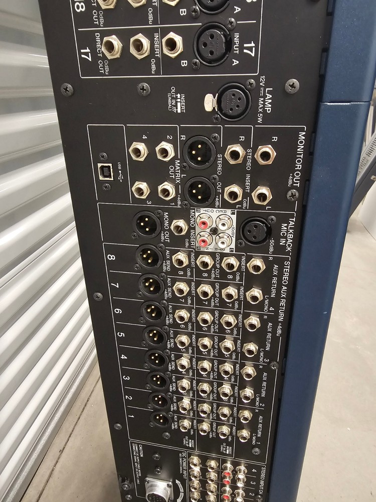Yamaha IM8-32 Sound Reinforcement Console