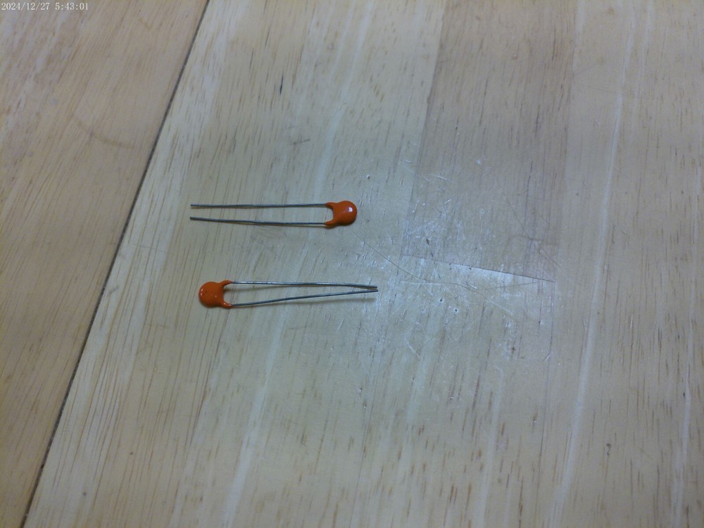 LOT/10 CERAMIC DISC CAPACITORS 1KV 470 PF,NOS