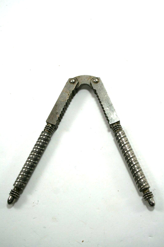 Vintage 5" Unbranded Nut Cracker