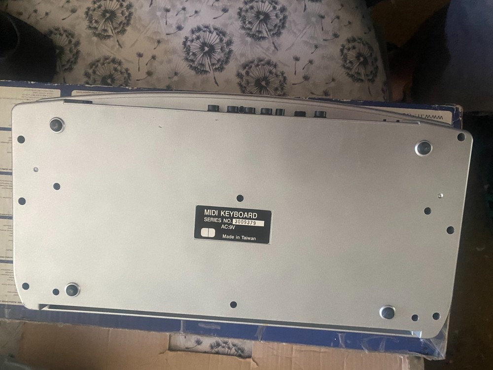 M-Audio Ozone *Midi Keyboard & interface *USB controller *mobile workstation