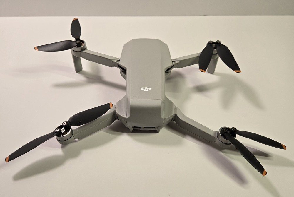 DJI Mini 2 Fly More Combo 4K Drone 3 Batteries Controller Bundle GPSDJI