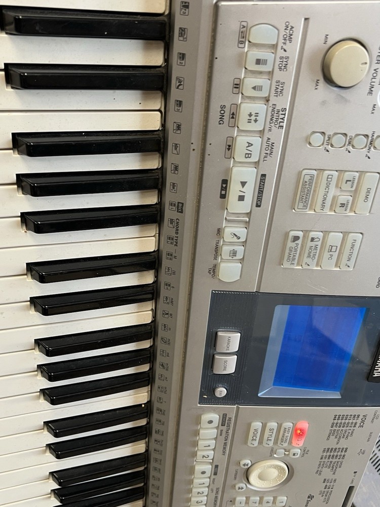 YAMAHA PSR-K1 Keyboard READ