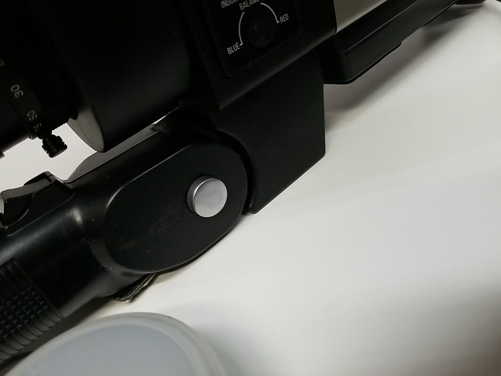 HITACHI Color Video Camera VK-C850