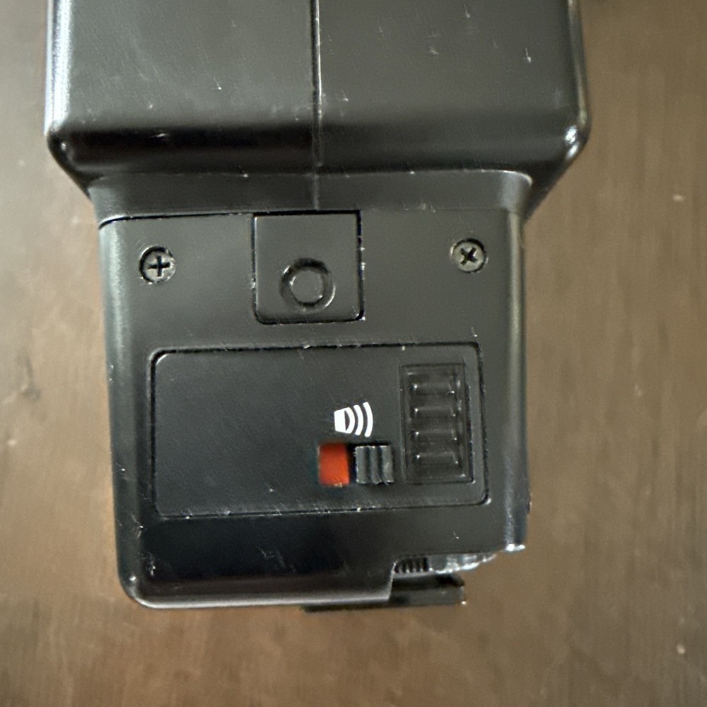 Vivitar Auto Thyristor 3700 Flash Unit - Tested