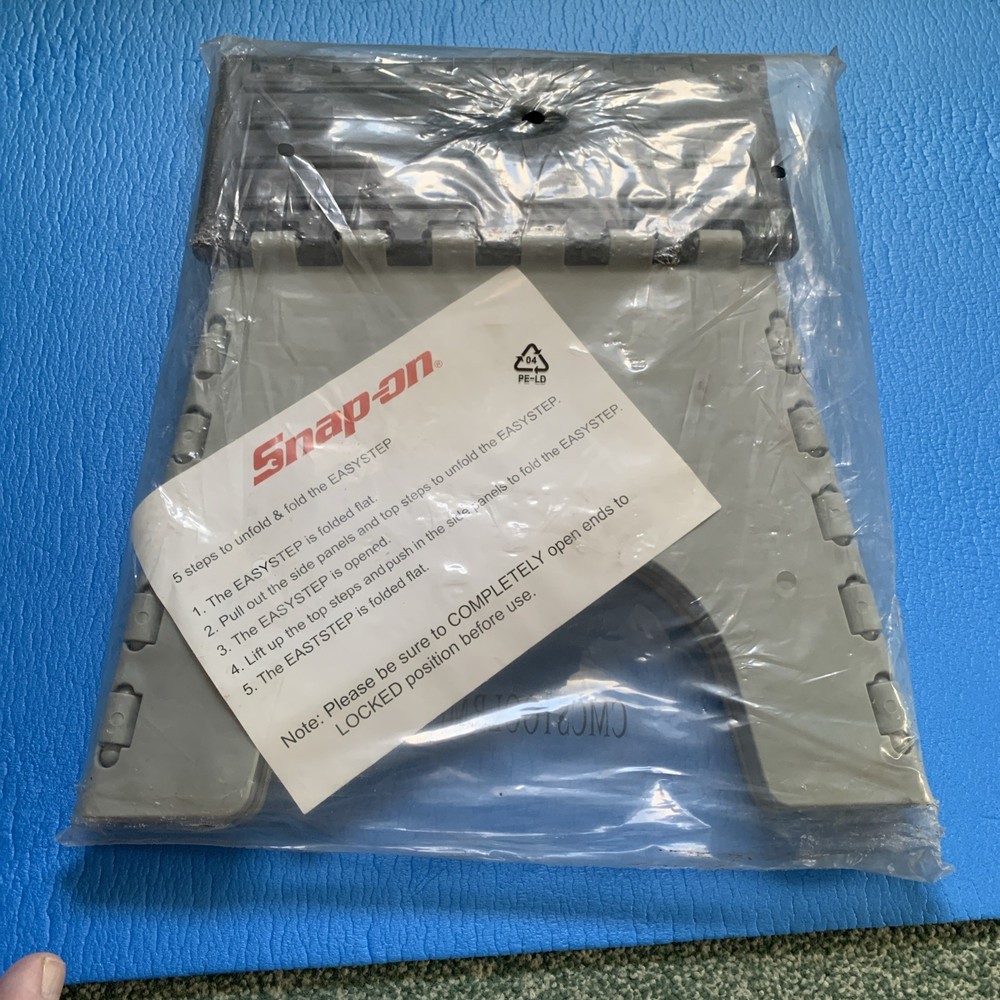 Snap On racing Folding Step / Stool grey & black