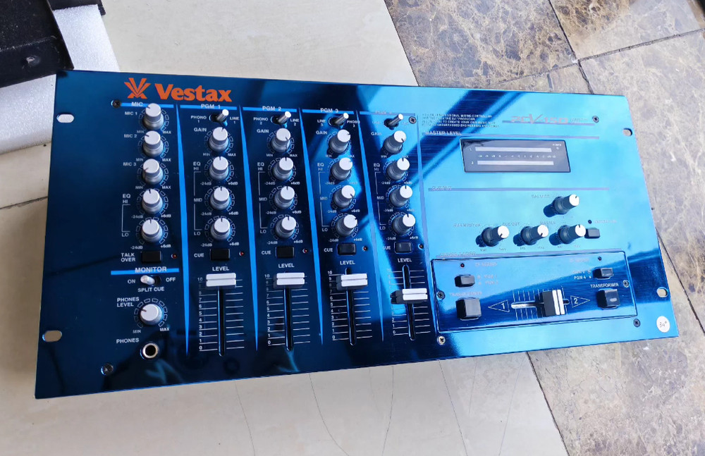1pcs Vestax PCV-150 Mixing Console