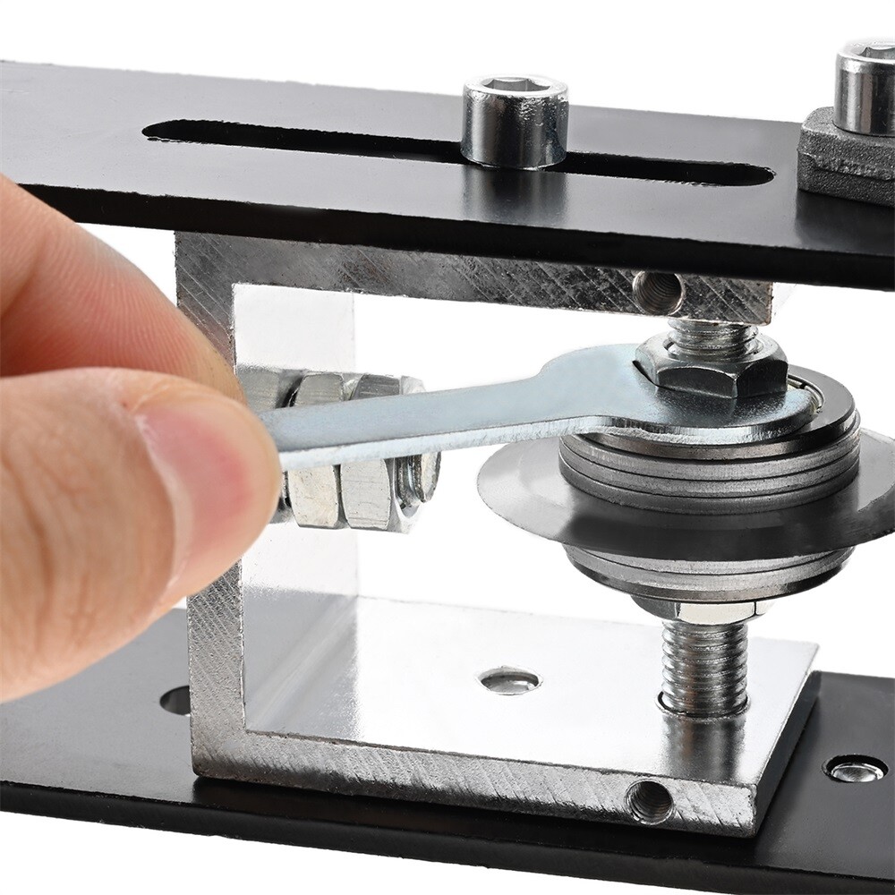 Manual Wire Stripping Machine Drill Powered Hand Crank Wire Stripper Tool 1-25MM