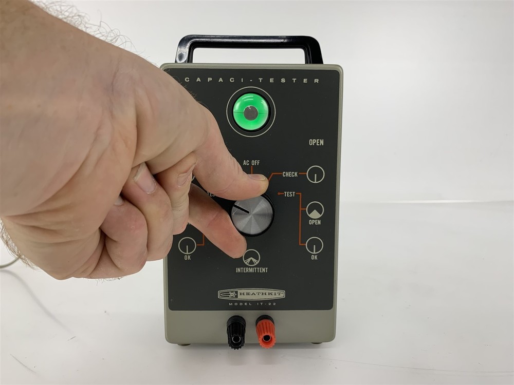 Heathkit Capaci-Tester IT-22 Intermittent Capacitor Tester