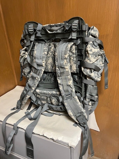 U.S. G.I. MOLLE II LARGE RUCKSACK WITH FRAME
