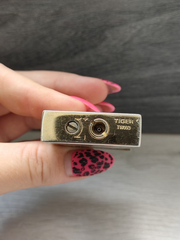 Vintage Lighter Tiger Cigarette Gas Original