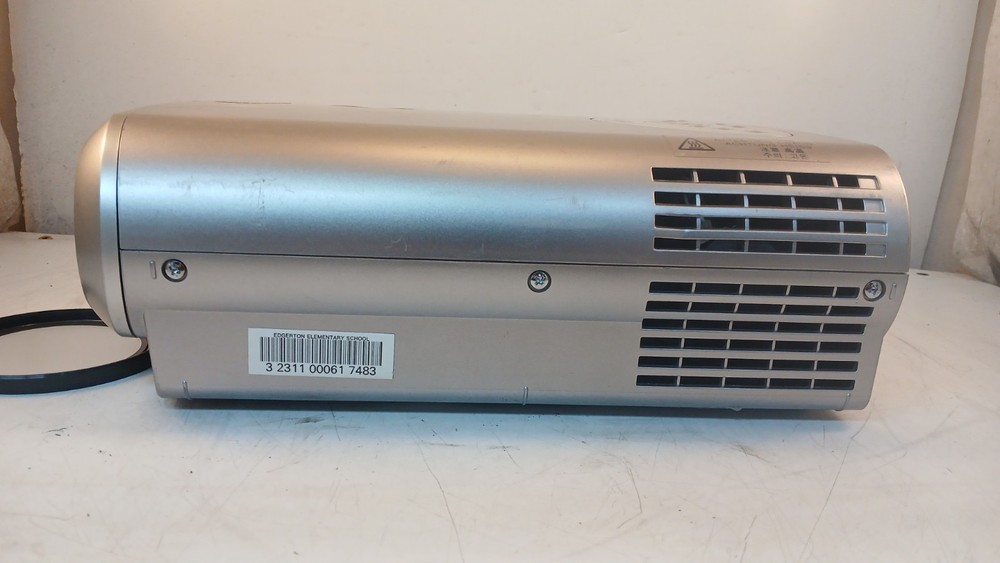 Toshiba TLP-260 LCD Projector *Working* *Read*