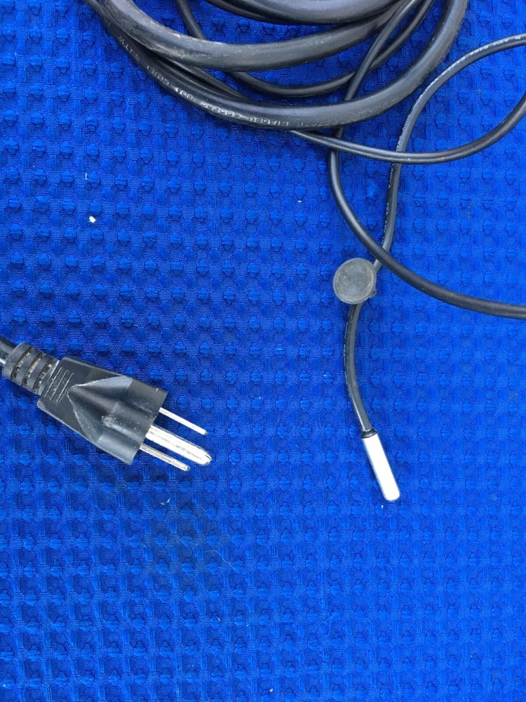 Hydrofarm 9 x 18 Heat Mat With Temperature Sensor / Controller Tested Working