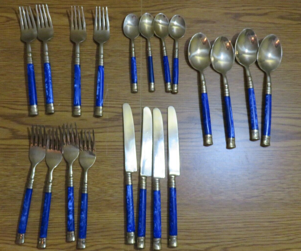 20 PIECE GOLD METAL BRASS? FLATWARE BLUE HANDLES SETTING FOR 4