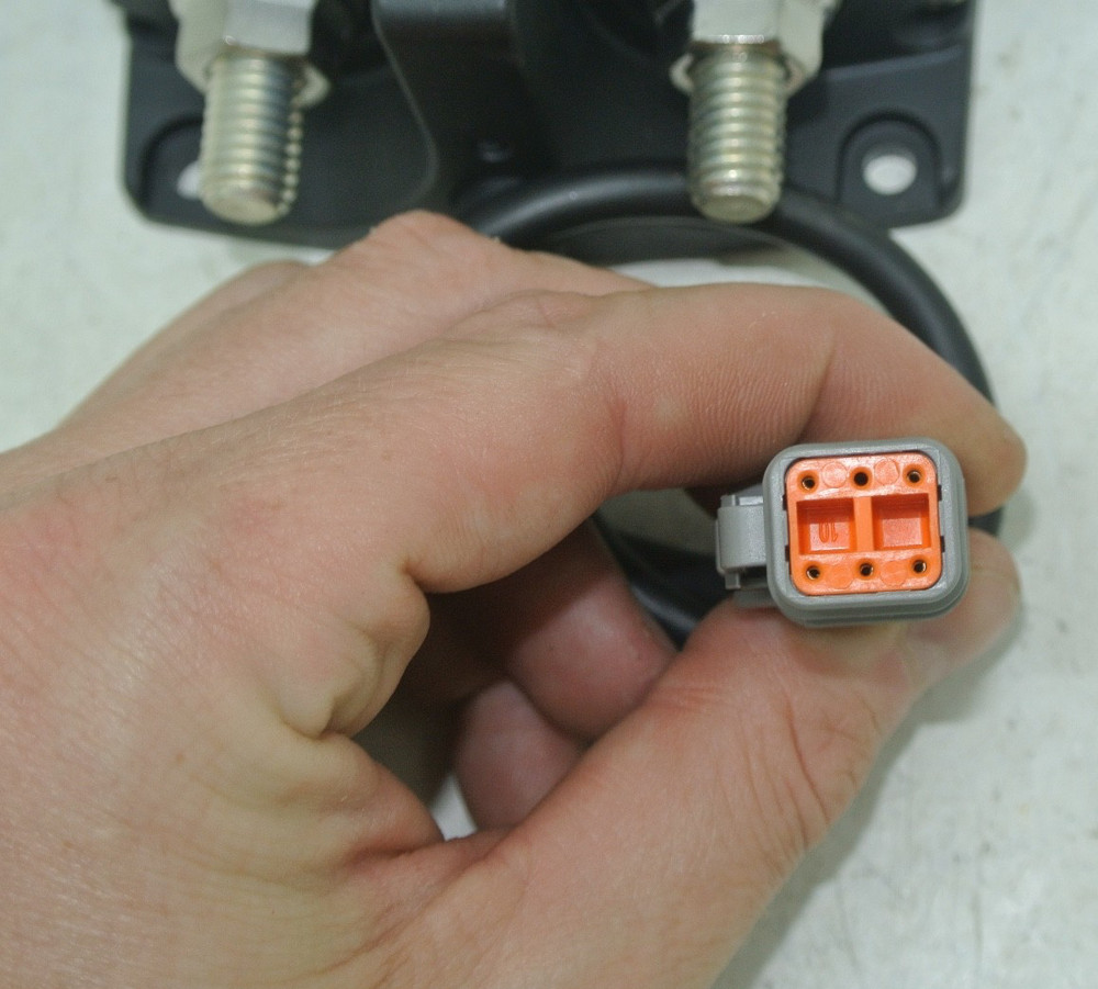 # 7700100B Blue Sea Systems ML-RBS Solenoid 12V DMT & Knob