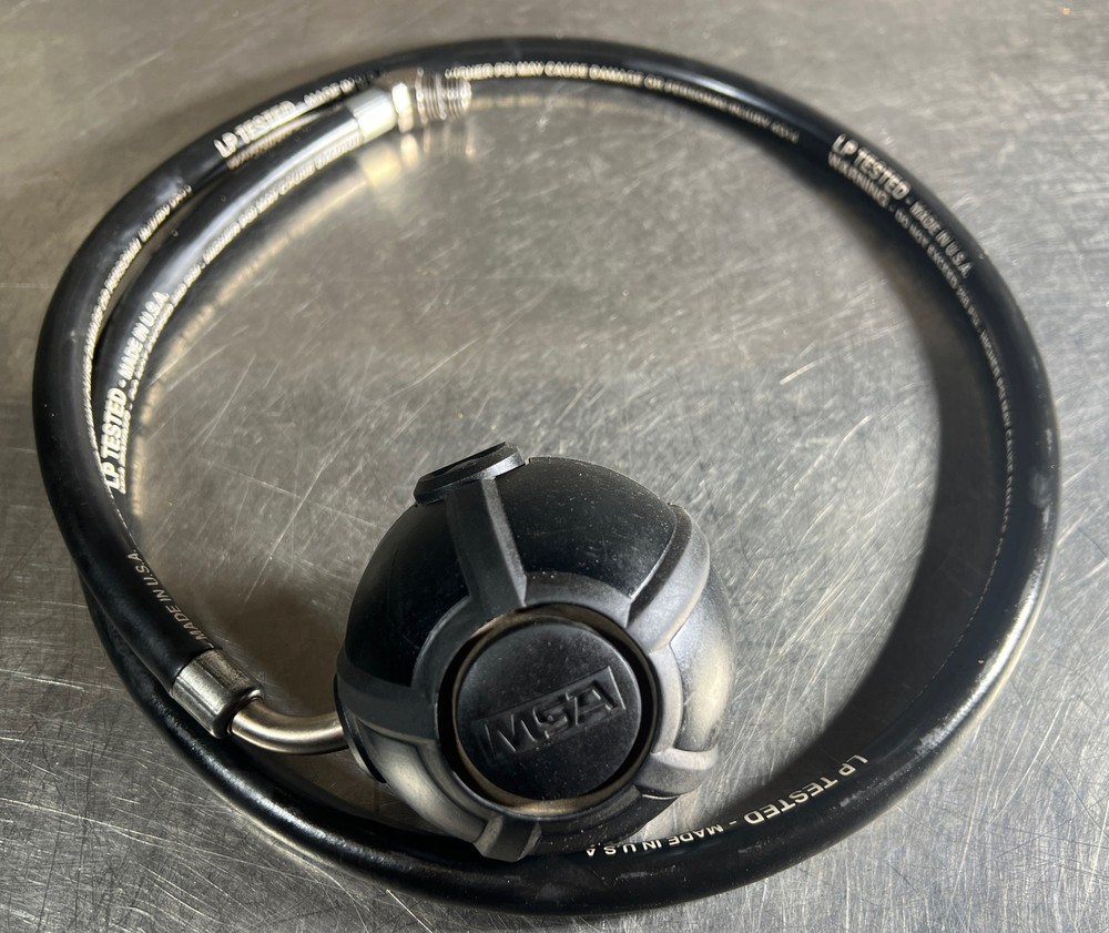 MSA Firehawk Respirator Face Mask Connector Hose Regulator7-1879-1