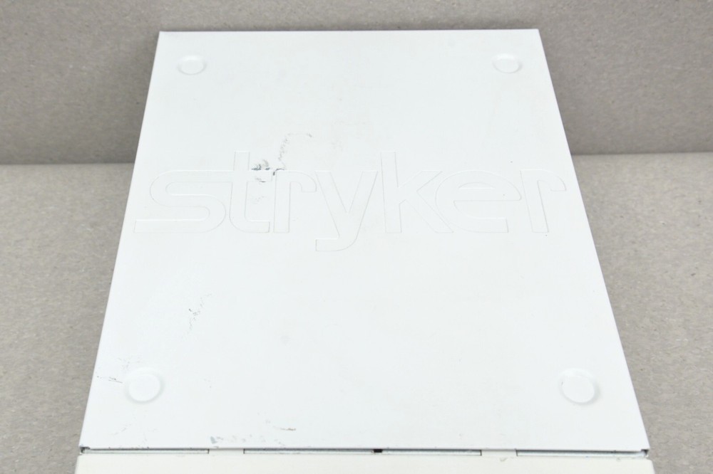 Stryker ENDOSCOPY X8000 Light Source REF 220-200-000