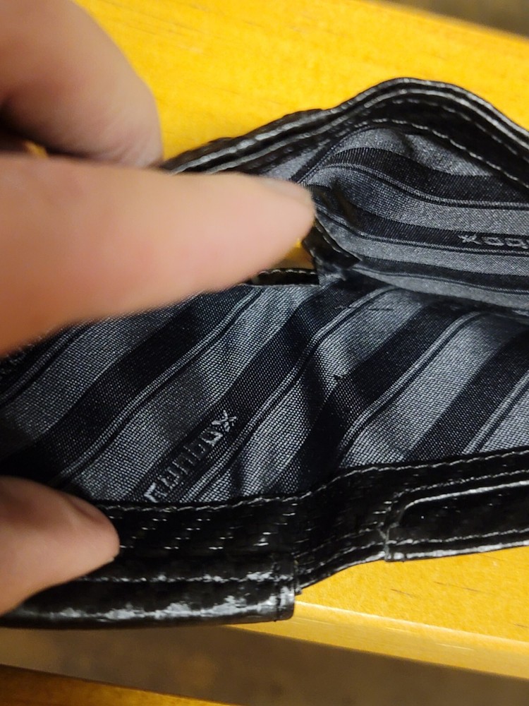 Runbox RFID Slim Wallet - Leather - New With Giftbox..