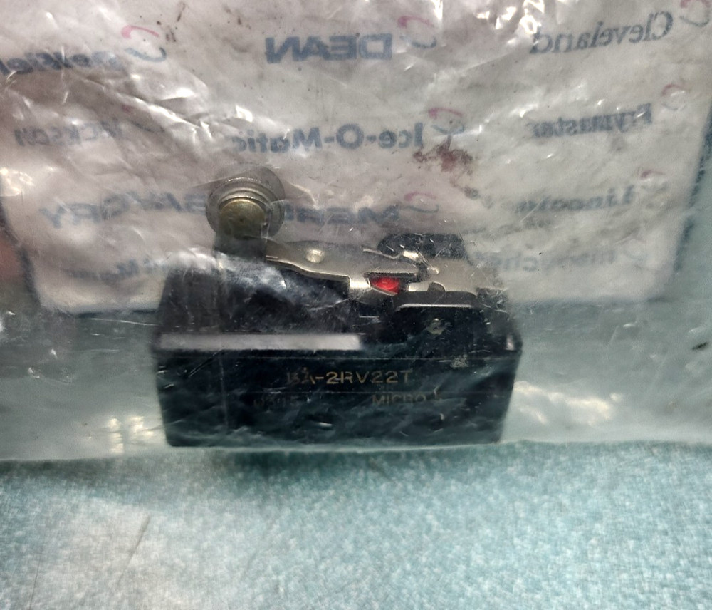 GARLAND   G01137   Roller Lever Microswitch   OEM