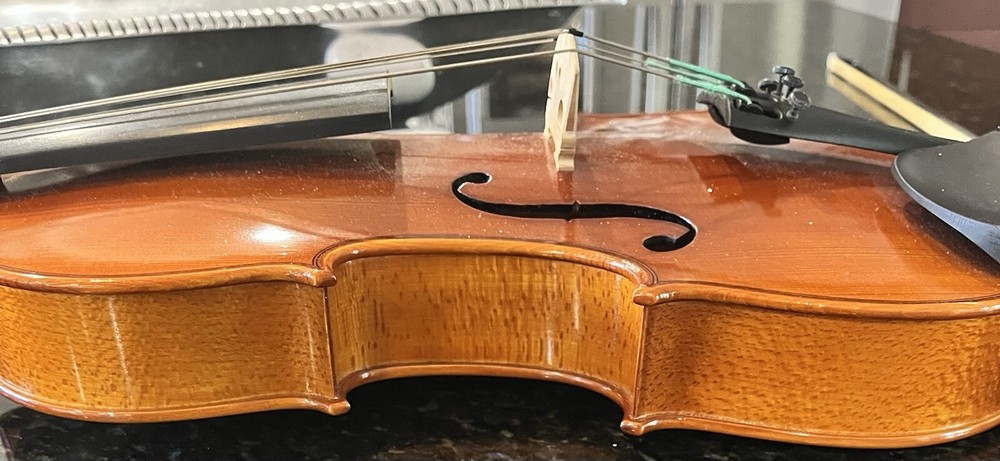 Used Viola With Original Case, Bow And A Neck/shoulder Rest