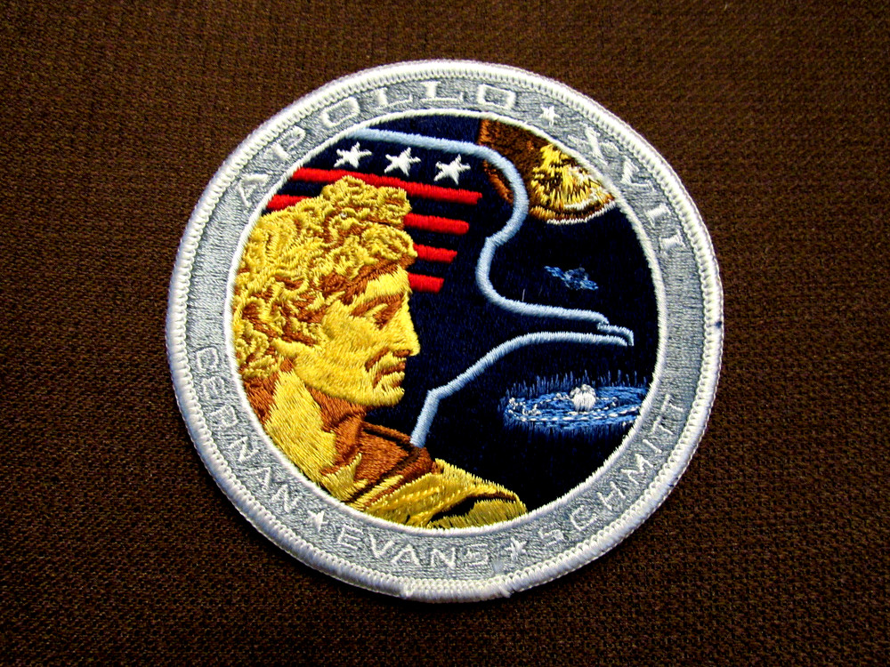 APOLLO 17 HARRISON SCHMITT RONALD EVANS EUGENE CERNAN VTG NASA OFFICIAL PATCH 2