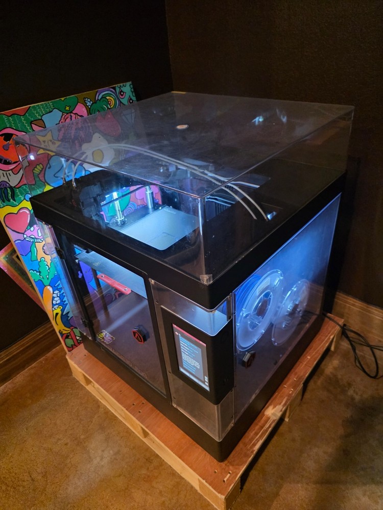 Raise3D Pro3 - 3D Printer w/ Accessories Low hours great condition