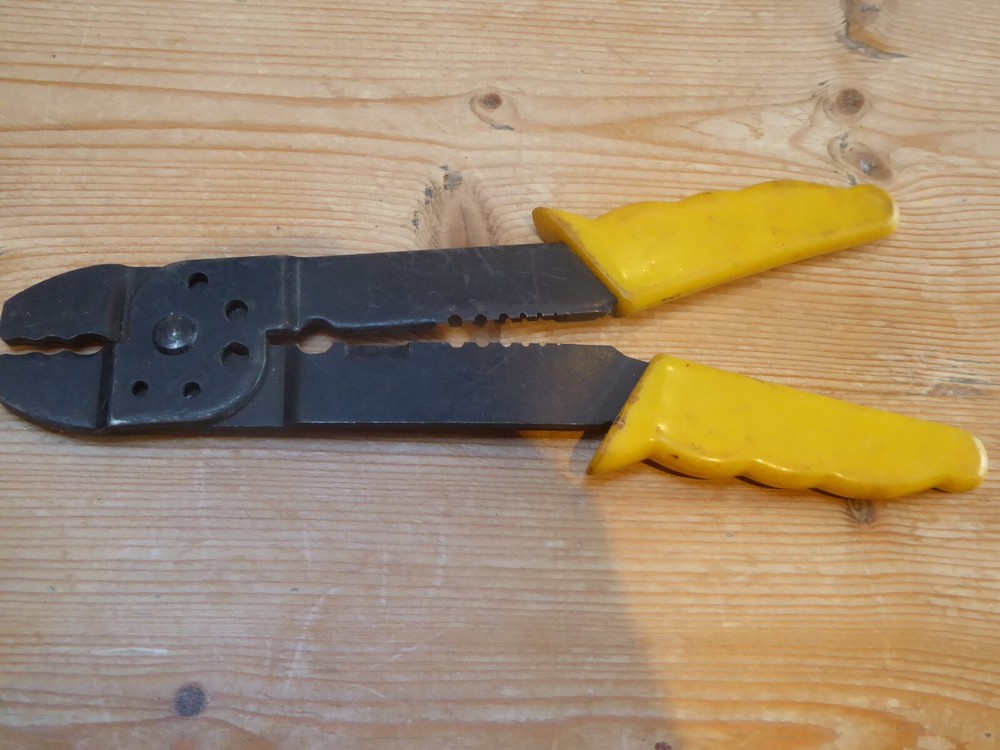 VINTAGE TOOLS OLD HAND HELD 8" WIRE STRIPPERS #160