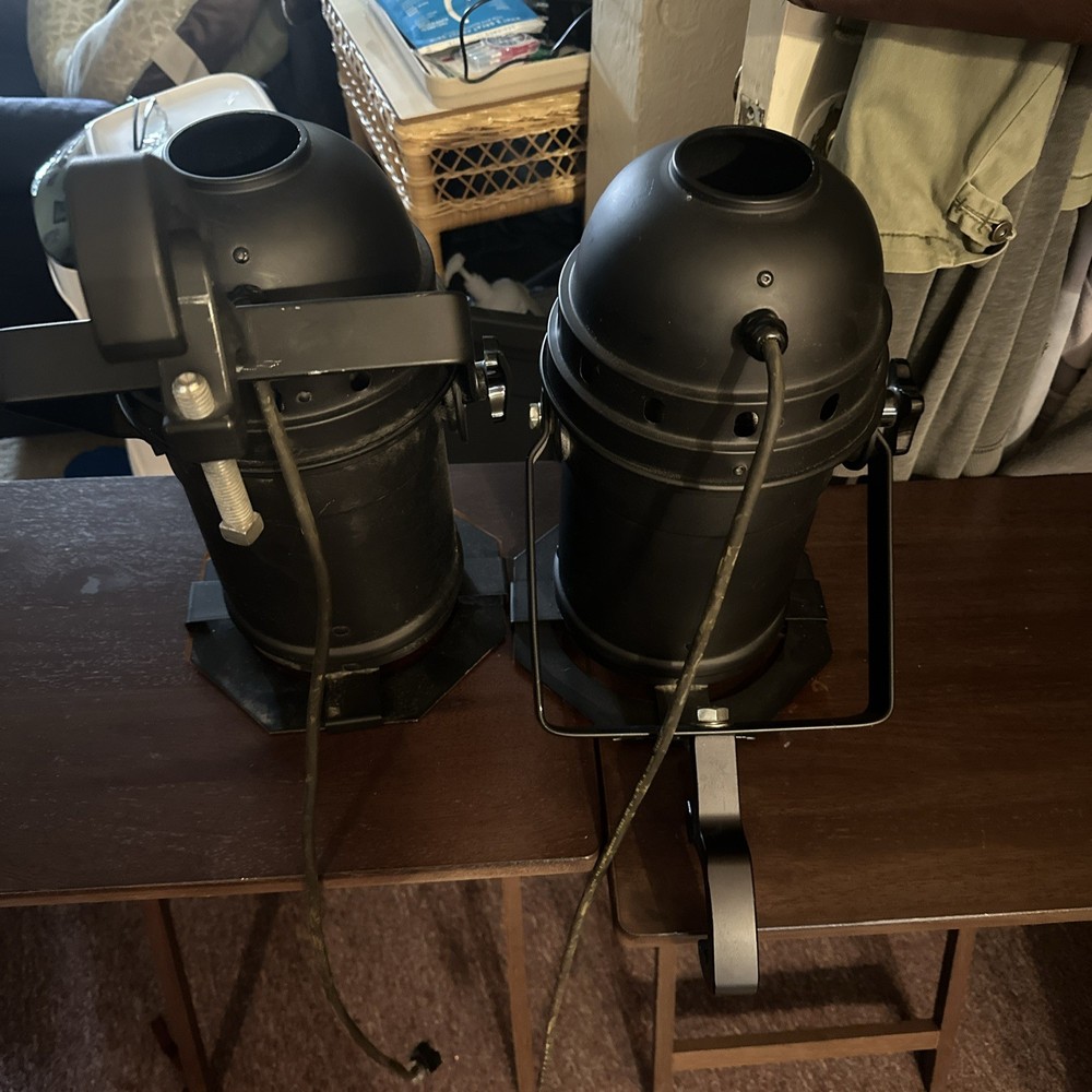 Two Tie 300 Watts Projector Lights