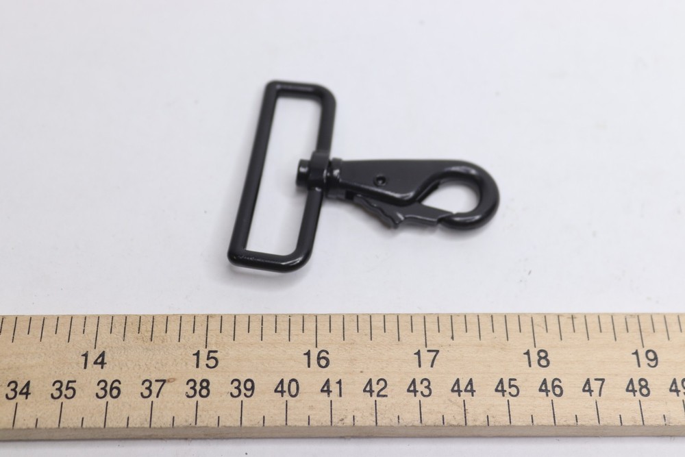 Right Angle D Ring Shrimp Head Black 2" ID