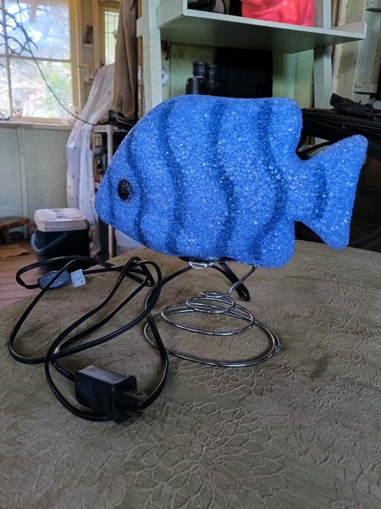 Vintage popcorn art blue fish lamp / nightlight
